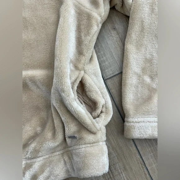 Hollister Women’s Tan Fleece Sweater Size Large - Picture 8 of 12